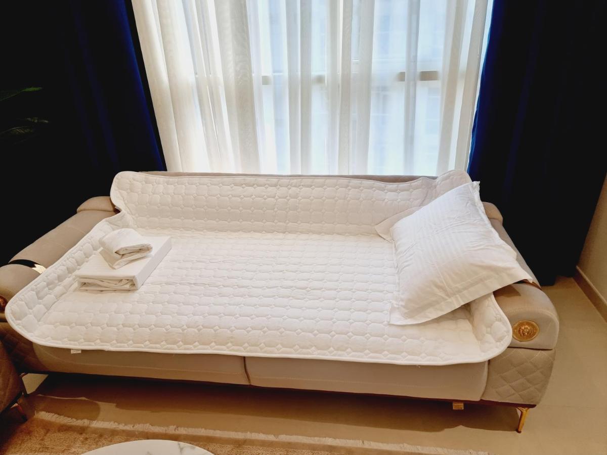 Dunya Tower Luxury And 2 Min Walk To Dubai Mall And Burj Khalifa In Heart Of Downtown Exterior photo